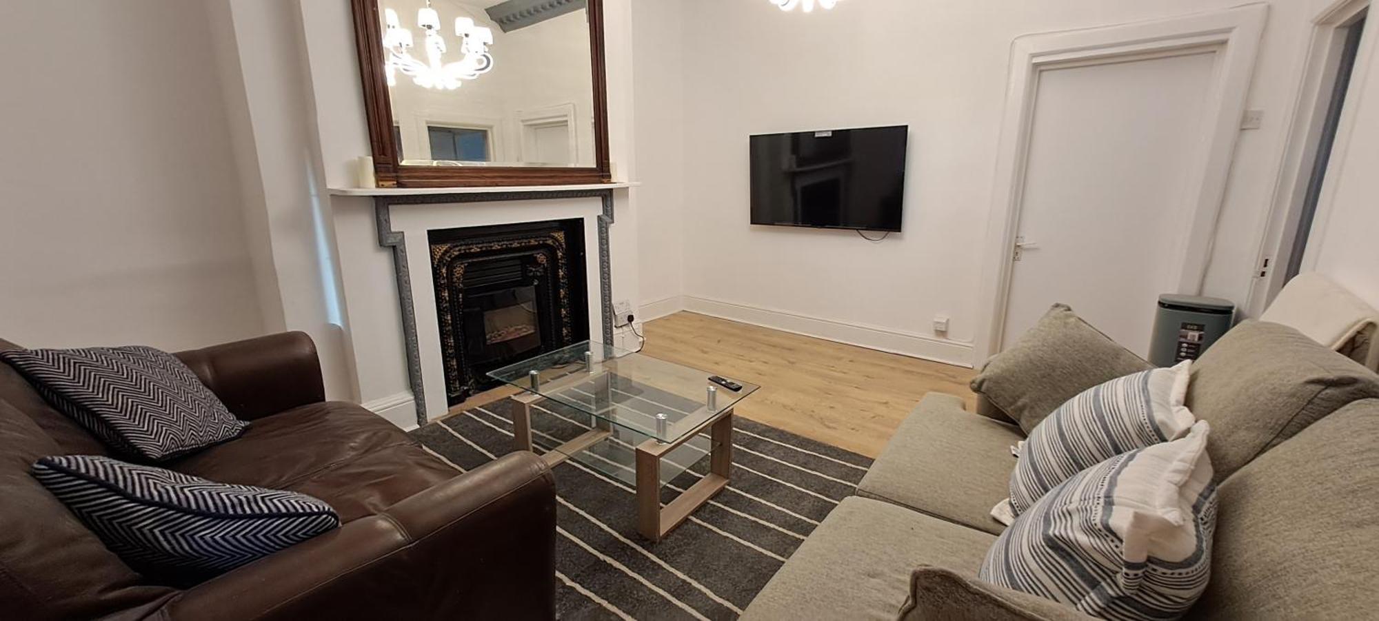 First Floor One Bed Apartment In Central West London Exteriör bild