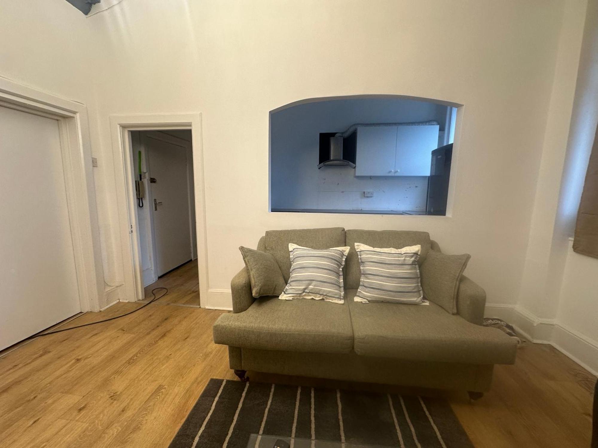 First Floor One Bed Apartment In Central West London Exteriör bild