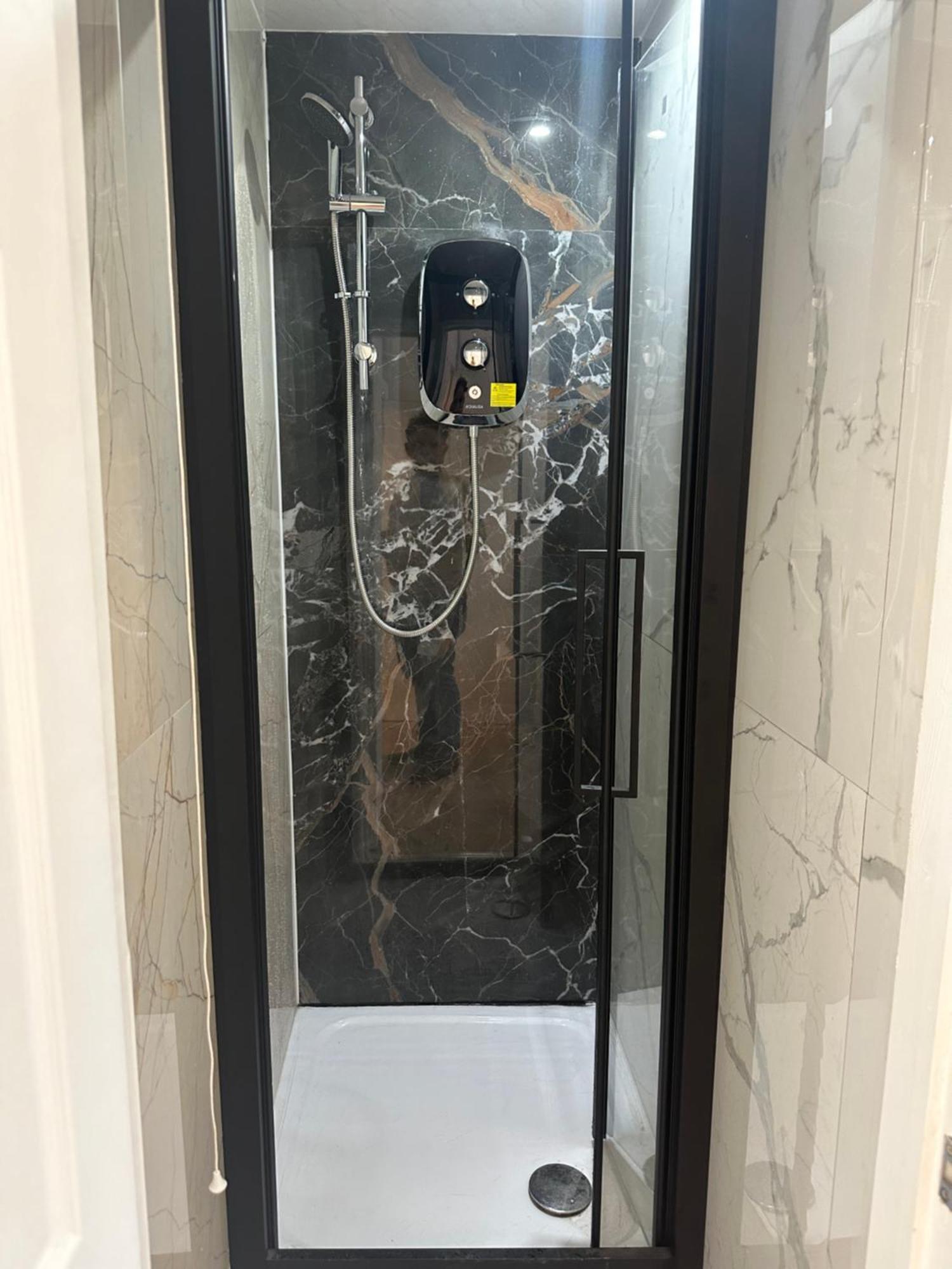 First Floor One Bed Apartment In Central West London Exteriör bild