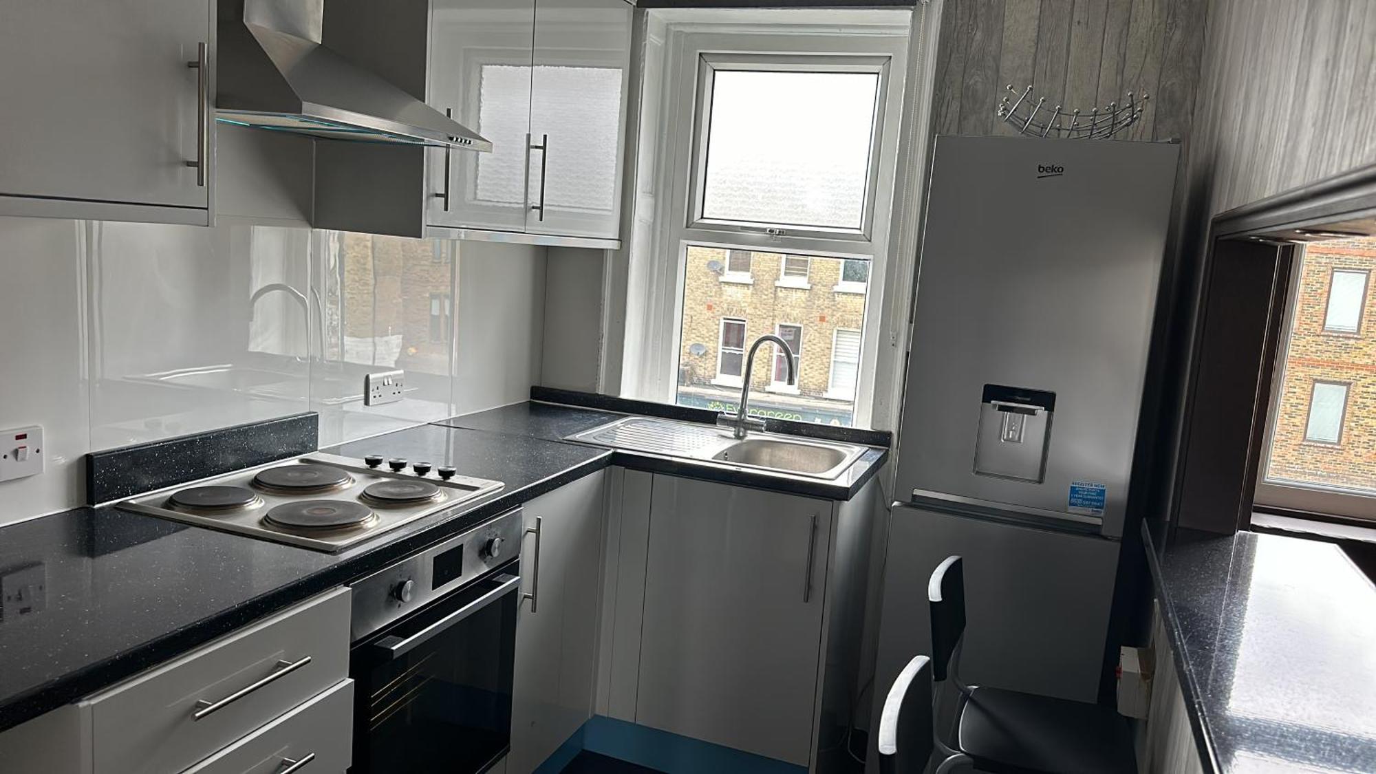 First Floor One Bed Apartment In Central West London Exteriör bild