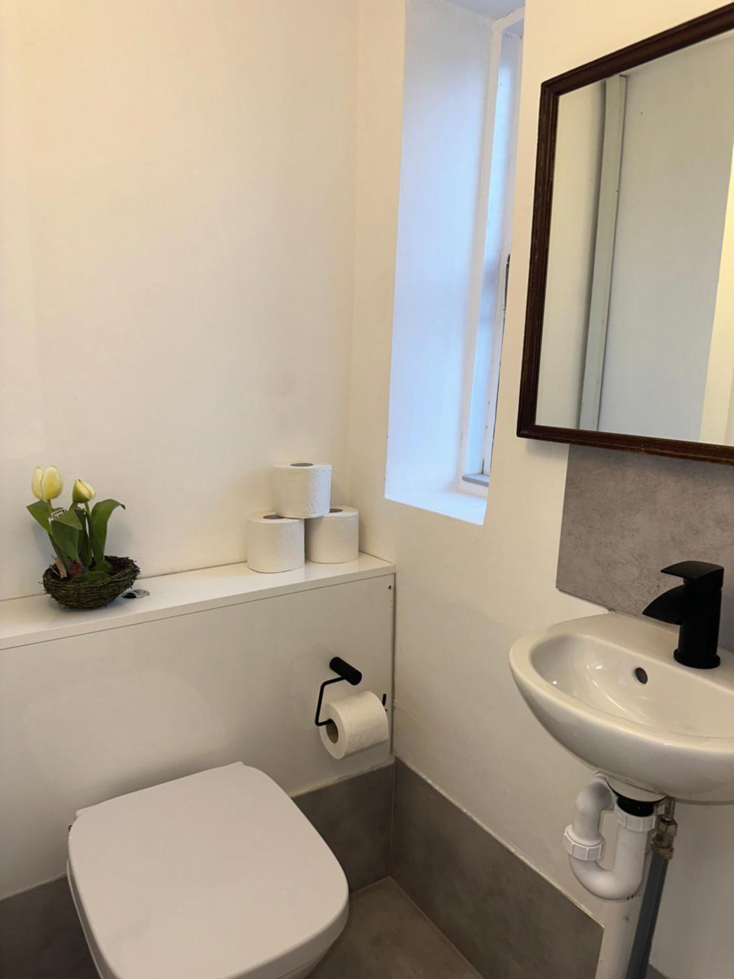 First Floor One Bed Apartment In Central West London Exteriör bild